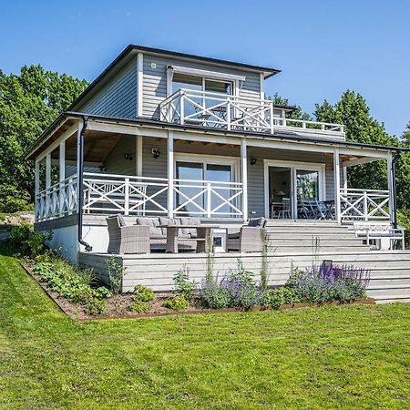Exclusive Tranquil Villa By The Sea, Boat Available Drottningskar Exterior photo